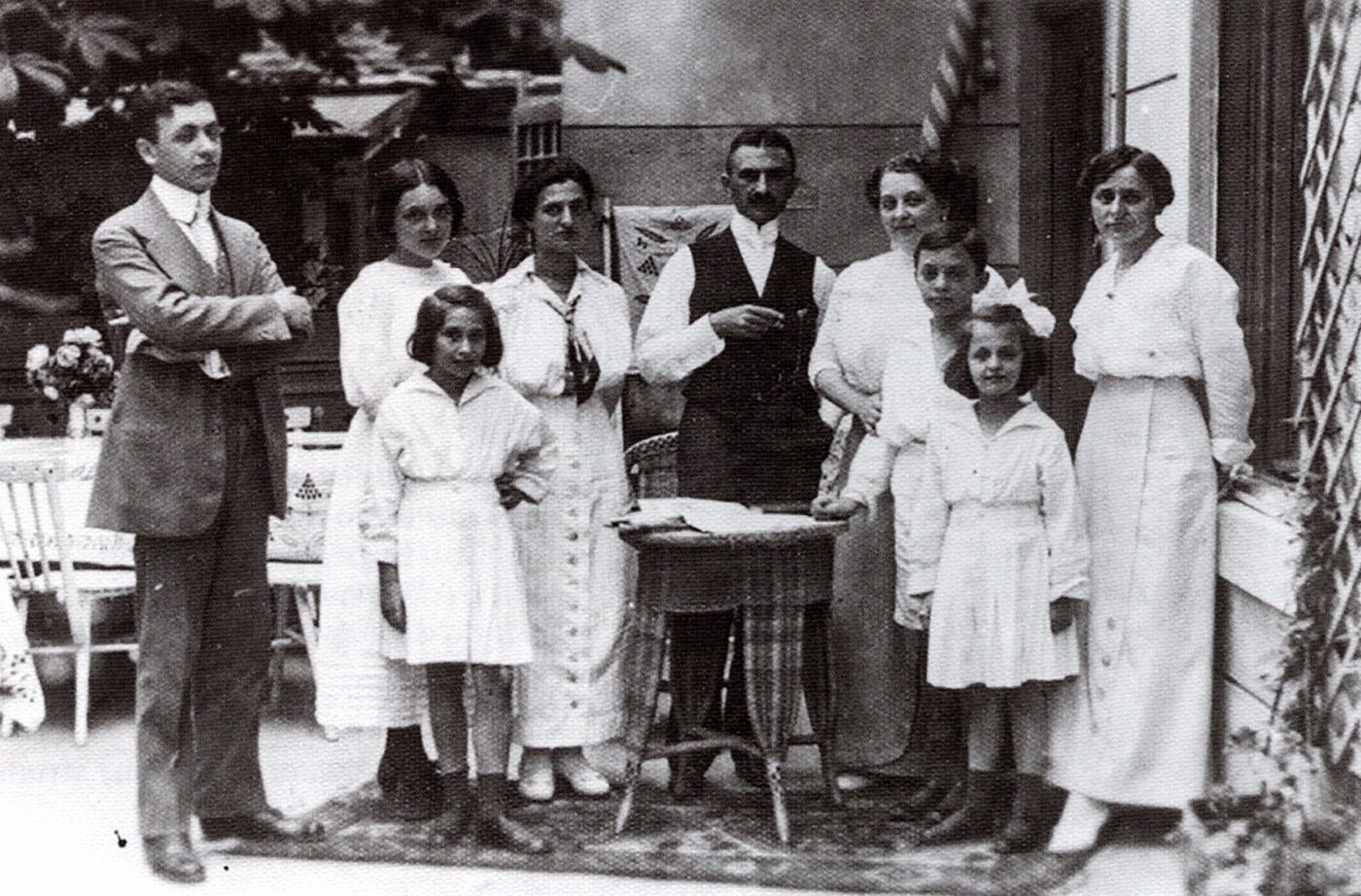 Winterovci v záhrade Zeleného stromu, 1928 – 1929